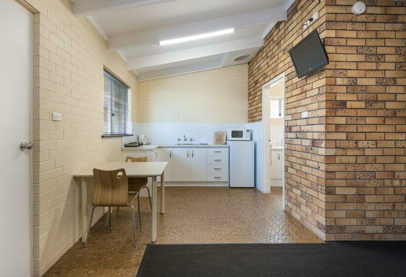 Студия Стандарт, Albany Holiday Units