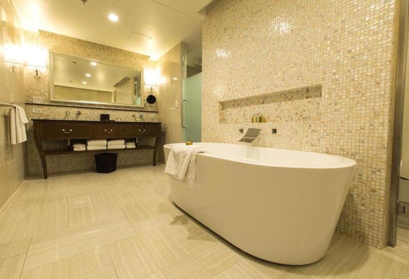 سوئیت اجرایی با تخت کینگ, Dusit Thani Guam Resort