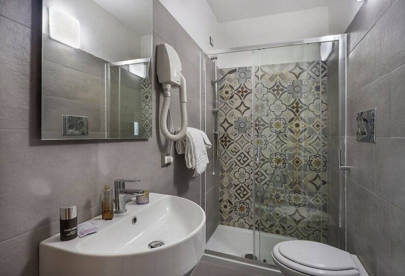 4 Bett Standardzimmer Meerblick, Nuovo Tirreno