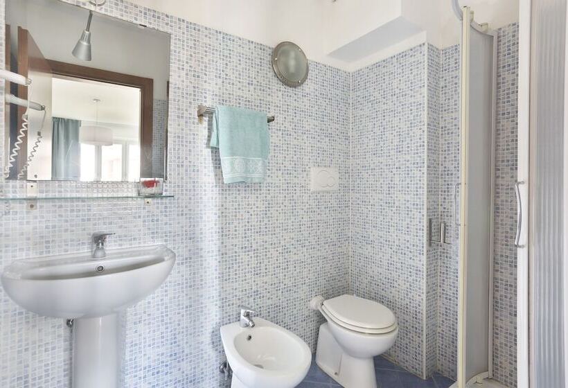 اتاق استاندارد چهار تخته, Nuovo Tirreno