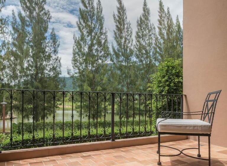 Номер Стандартный с Видом, Toscana Town Square Suites