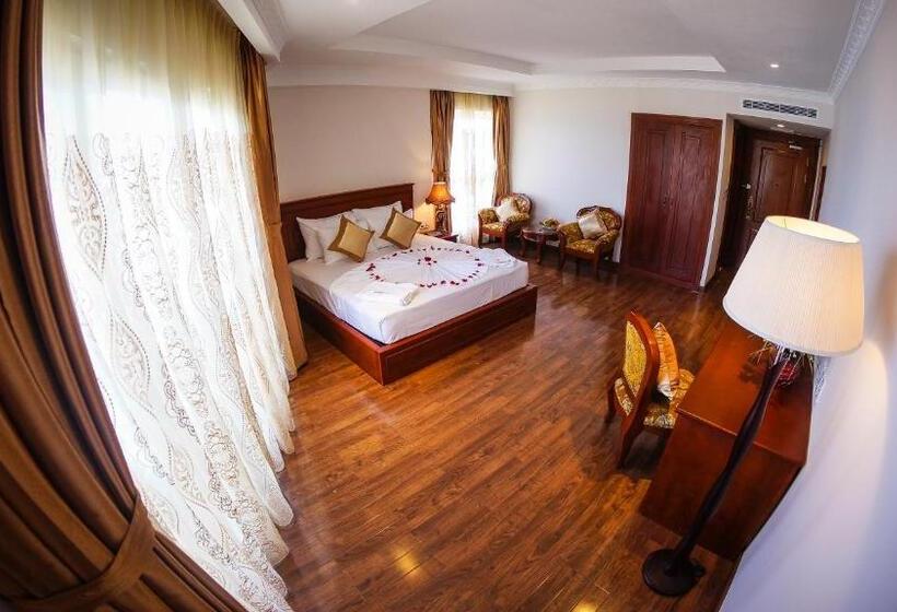 اتاق لوکس با چشم‌انداز دریا, Nha Trang Palace