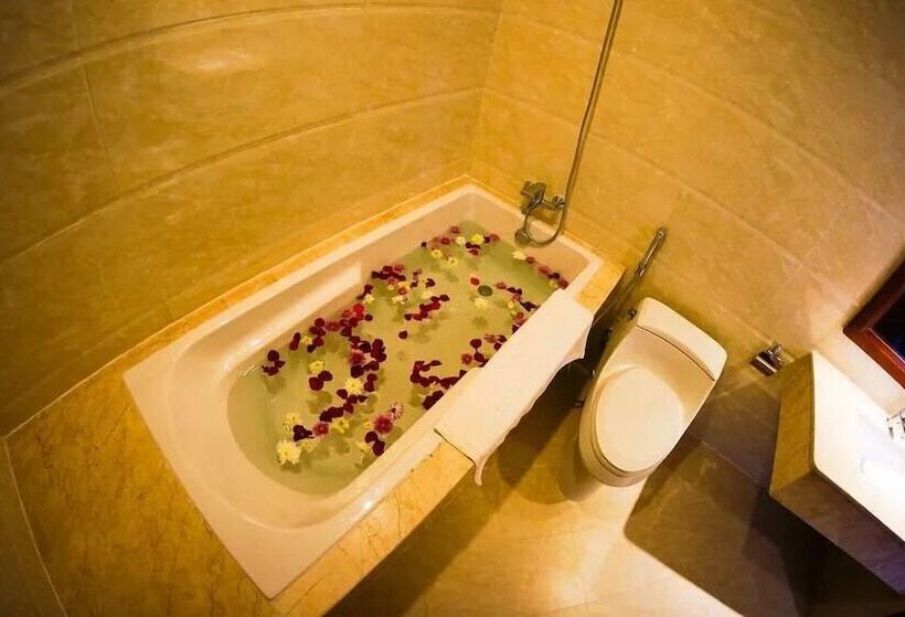 اتاق لوکس با چشم‌انداز دریا, Nha Trang Palace
