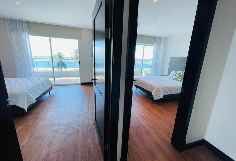 سوئیت با بالکن, Puerto Azul