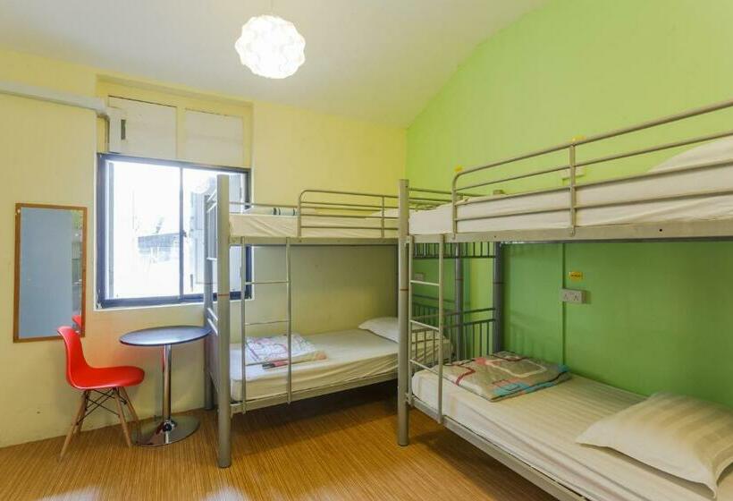 اتاق خانوادگی با سرویس بهداشتی مشترک, The Hive Singapore Hostel