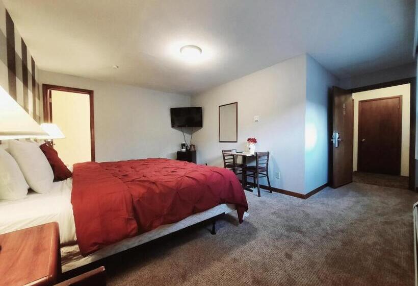 Стандартный Номер Кровать Кинг, North Ironwood Acres   Black River Lodge