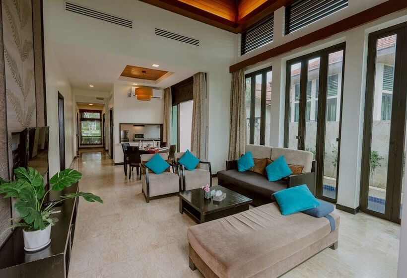 Вилла 3 Спальни, Borneo Beach Villas