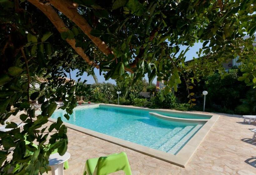 Номер Стандарт, Villa U Marchisi B&b