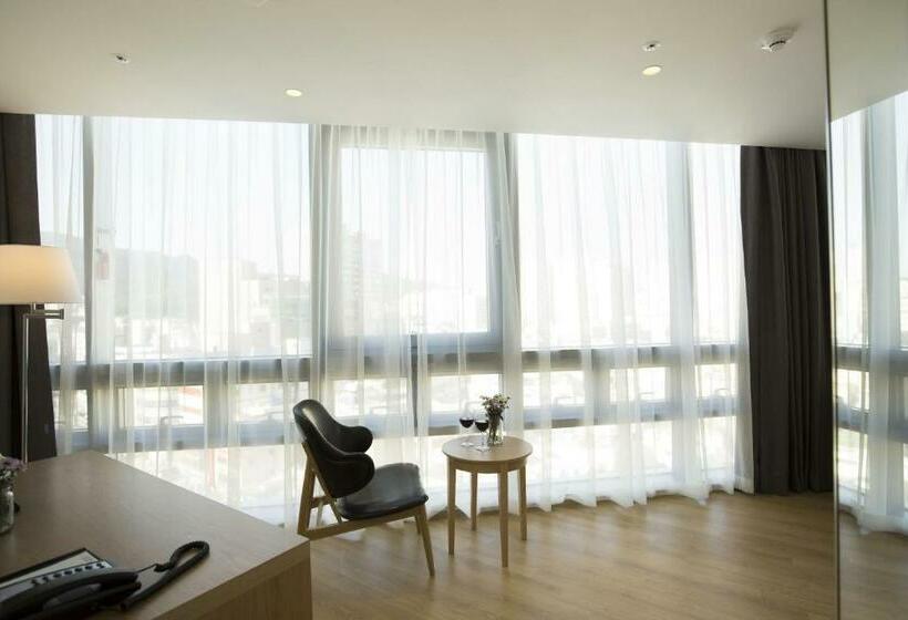 Deluxe Room City View, Best Western Haeundae