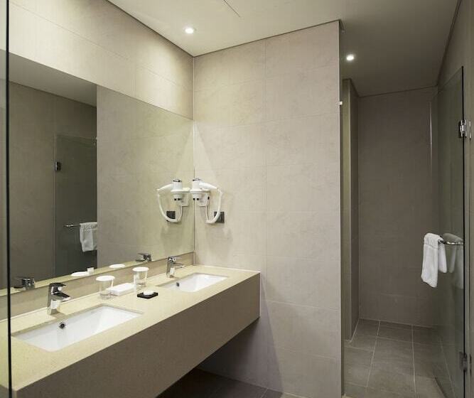 Standard Room 2 Double Beds, Best Western Haeundae