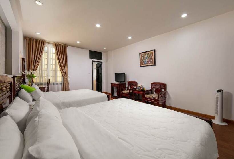 Deluxe Family Room, Little Diamond