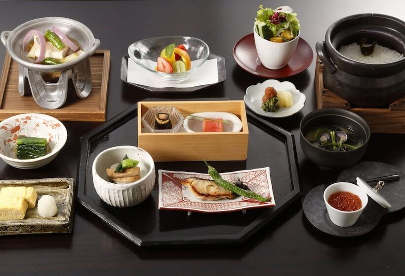 اتاق لوکس, Niseko Konbu Onsen Tsuruga Moku No Sho