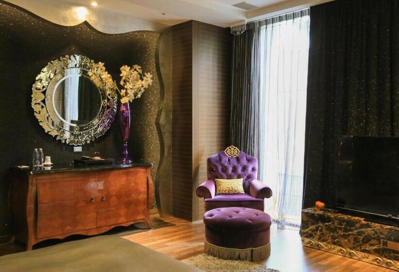 اتاق استاندارد با چشم‌انداز استخر, Mulan Motel Taipei