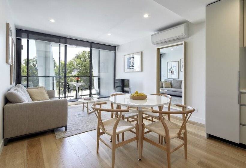 דירת שני חדרים עם מרפת, 381 Cremorne