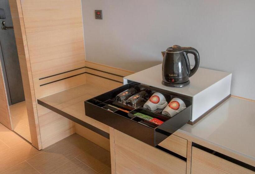 اتاق استاندارد چهار تخته, Cozzi Zhongshan Kaohsiung