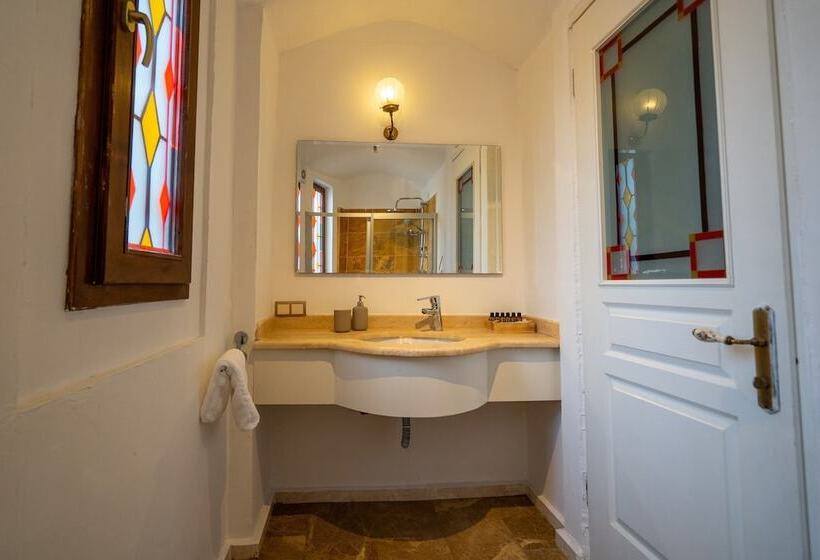 اتاق استاندارد, Cunda Battalos Küçük Otel