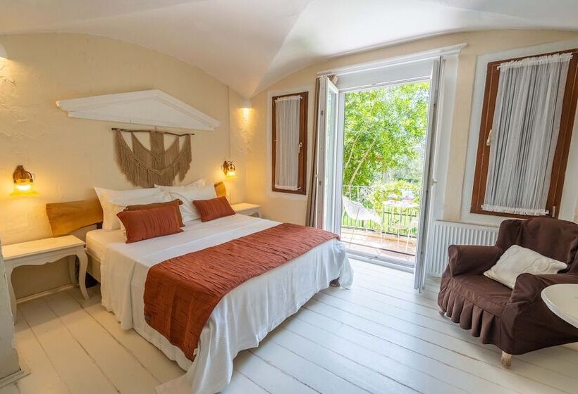 اتاق استاندارد, Cunda Battalos Küçük Otel