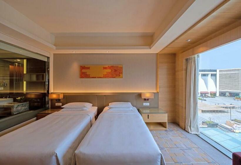 اتاق کلاب, Hyatt Regency Chandigarh