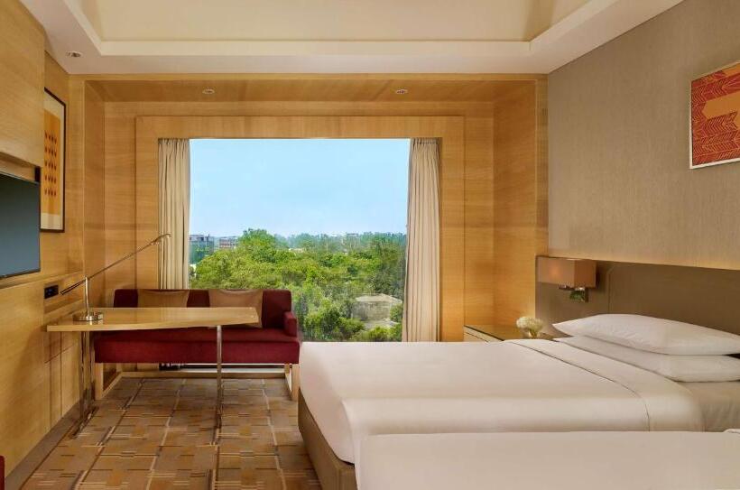 اتاق استاندارد با چشم‌انداز, Hyatt Regency Chandigarh