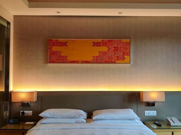 Club Room King Bed, Hyatt Regency Chandigarh