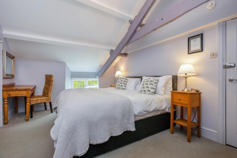 اتاق استاندارد چهار تخته, The Bickley Mill