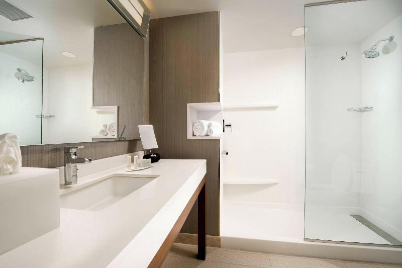 스탠다드 룸 킹사이즈 침대, Courtyard By Marriott Atlanta Ne/duluth Sugarloaf