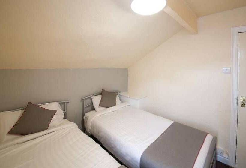Номер Стандарт, Myroomz Hollingdales