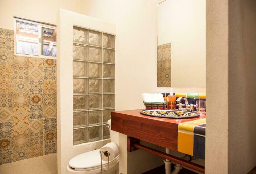 سوییت با چشم‌انداز استخر, Casa Juarez B&b
