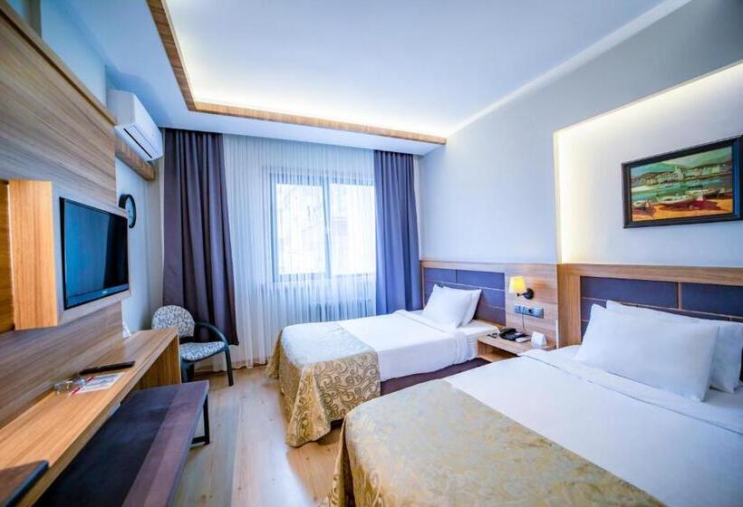 Habitación Estándar Vista Ciudad, Aksular