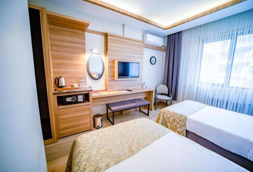 Habitación Estándar Vista Ciudad, Aksular