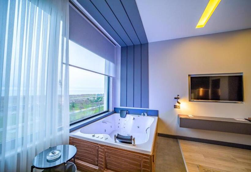 Suite Cama King, Aksular