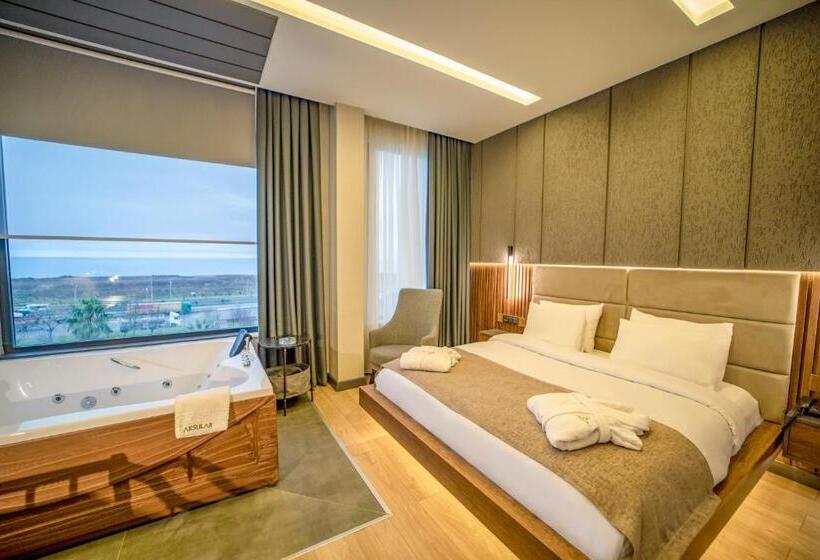 Suite Cama King, Aksular
