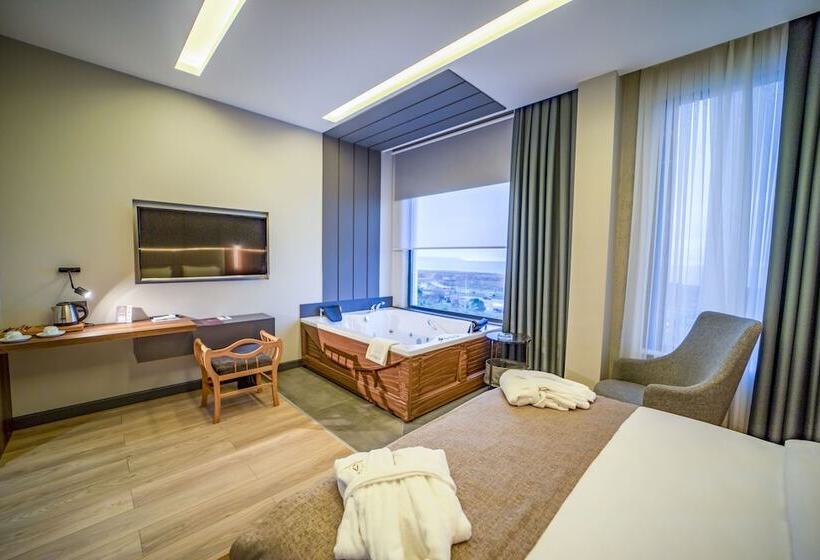Habitación Estándar, Aksular