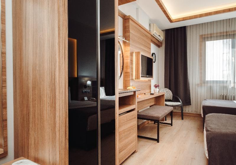 Habitación Estándar Vista Ciudad, Aksular