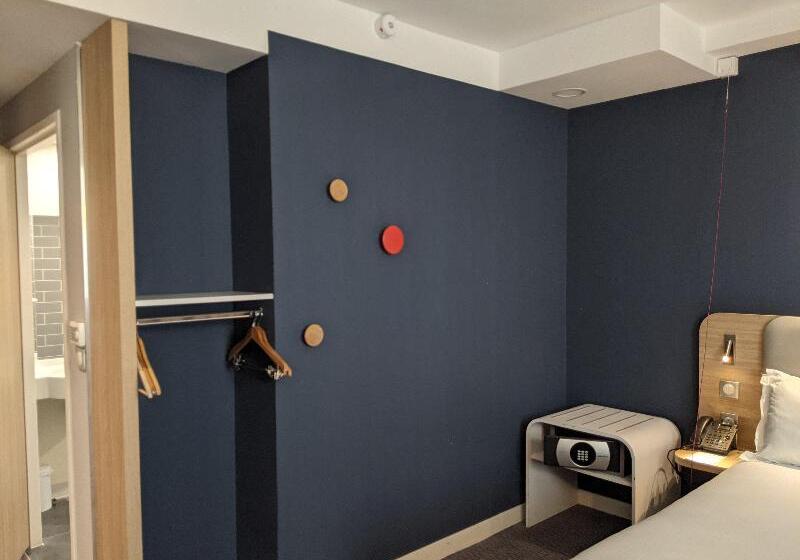 اتاق استاندارد برای معلولان, Holiday Inn Express Paris   Velizy, An Ihg