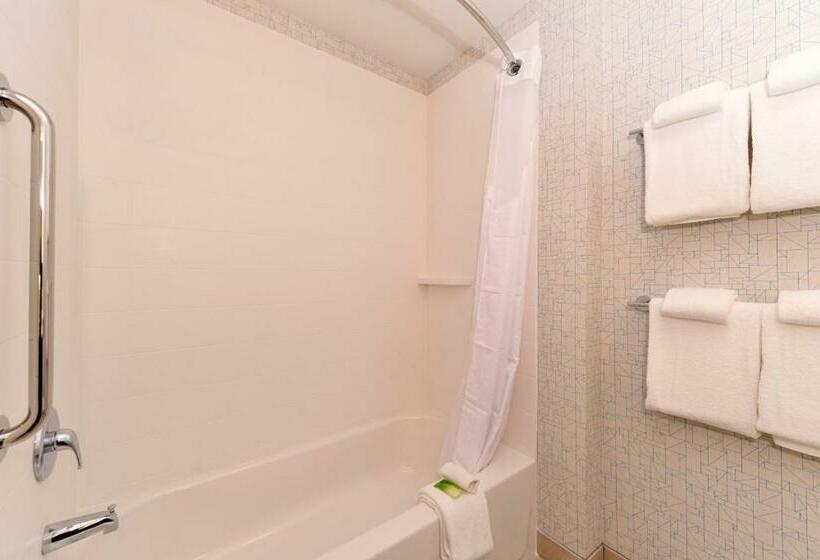 带大床的标准间, Holiday Inn Express & Suites Salem, An Ihg