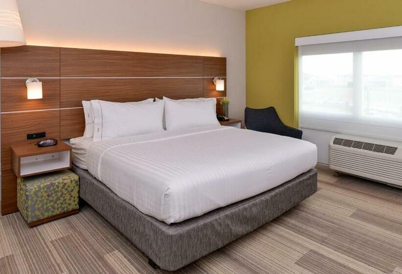 适合残疾人士使用的带超级大床的标准间, Holiday Inn Express & Suites Salem, An Ihg