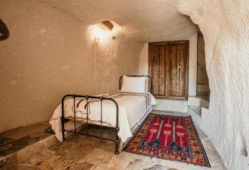 豪华三人间, Village Cave House