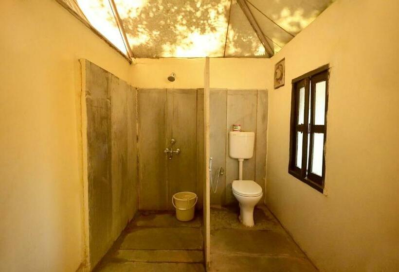 小室, Pangarh Lake Retreat