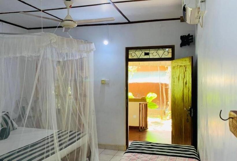 Трехместный Номер Deluxe, Sisira Natural Lodge   Sigiriya