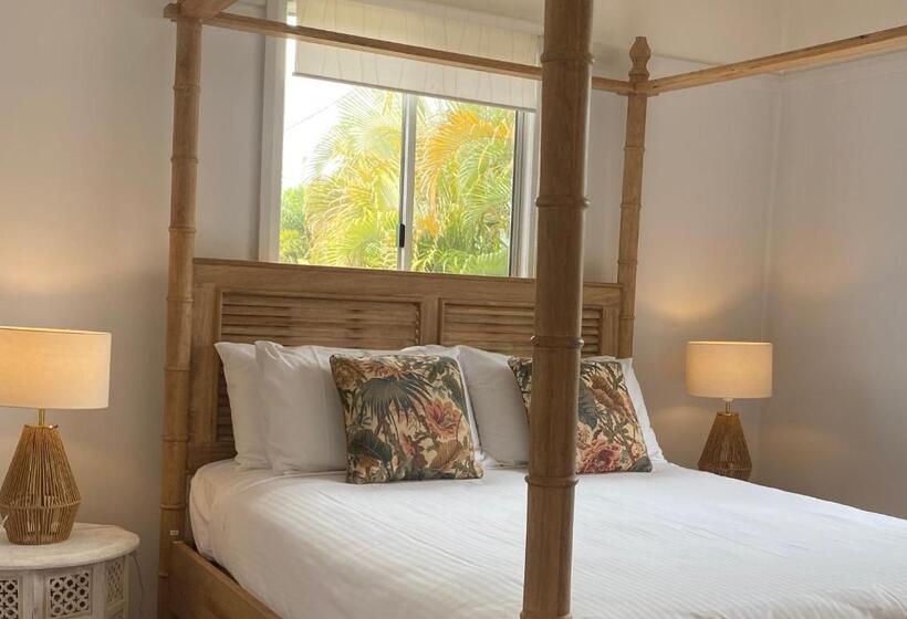 패밀리 방갈로, Beachmere Palms Motel
