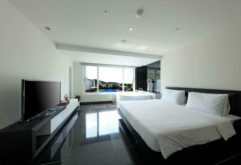 اتاق استاندارد با چشم‌انداز استخر, Doya Hotel Geoje