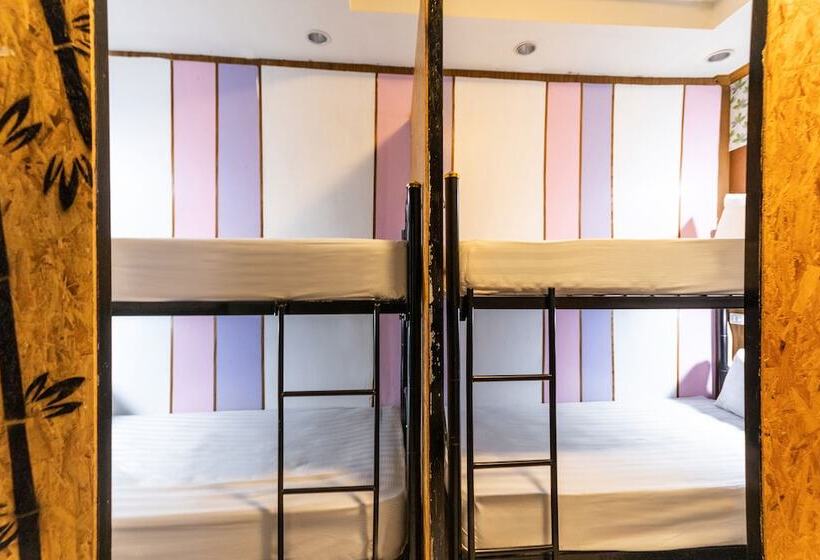 共用房间的床, Riverside Guesthouse