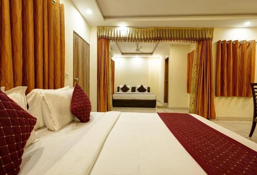 اتاق خانوادگی, Royal Marina Near Igi Airport Delhi