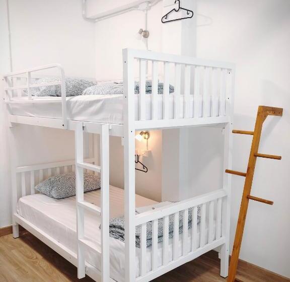 Четырехместный Номер Стандарт, Room Story Hostel