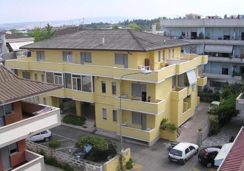 Economy Triple Room, Casa Gialla
