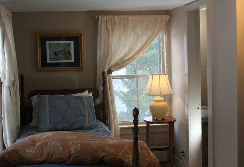 Номер Стандарт, Follansbee Inn
