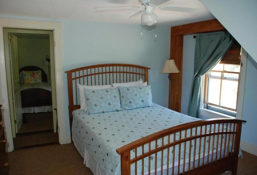 Family Suite, Follansbee Inn