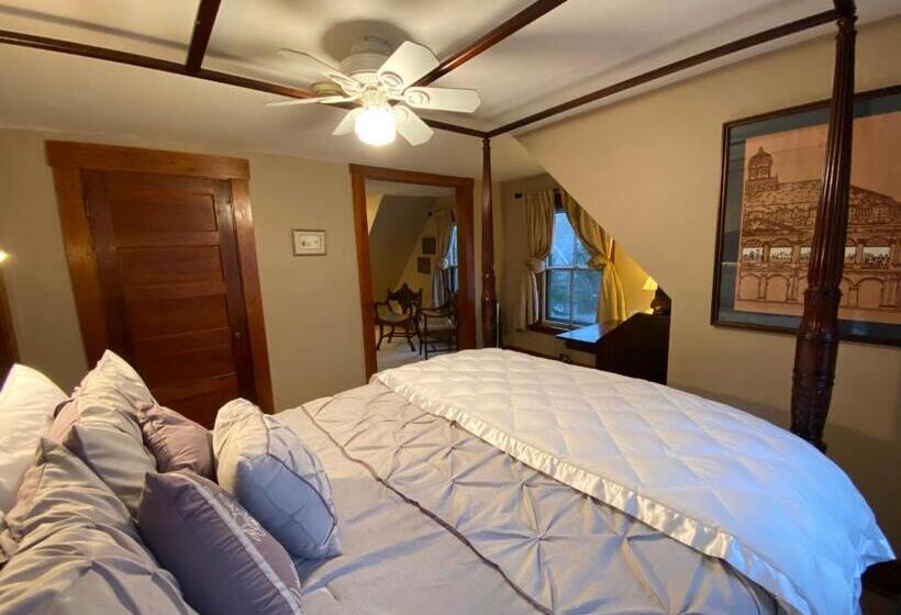 Номер Стандарт, Follansbee Inn