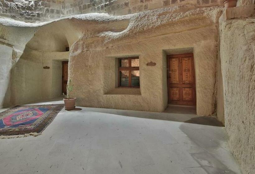 سوییت لوکس, Phocas Cave Suites